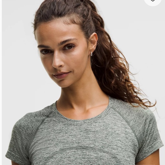 LULULEMON Swiftly Tech Gray Short Sleeve Women's Tee - Picture 5 of 11